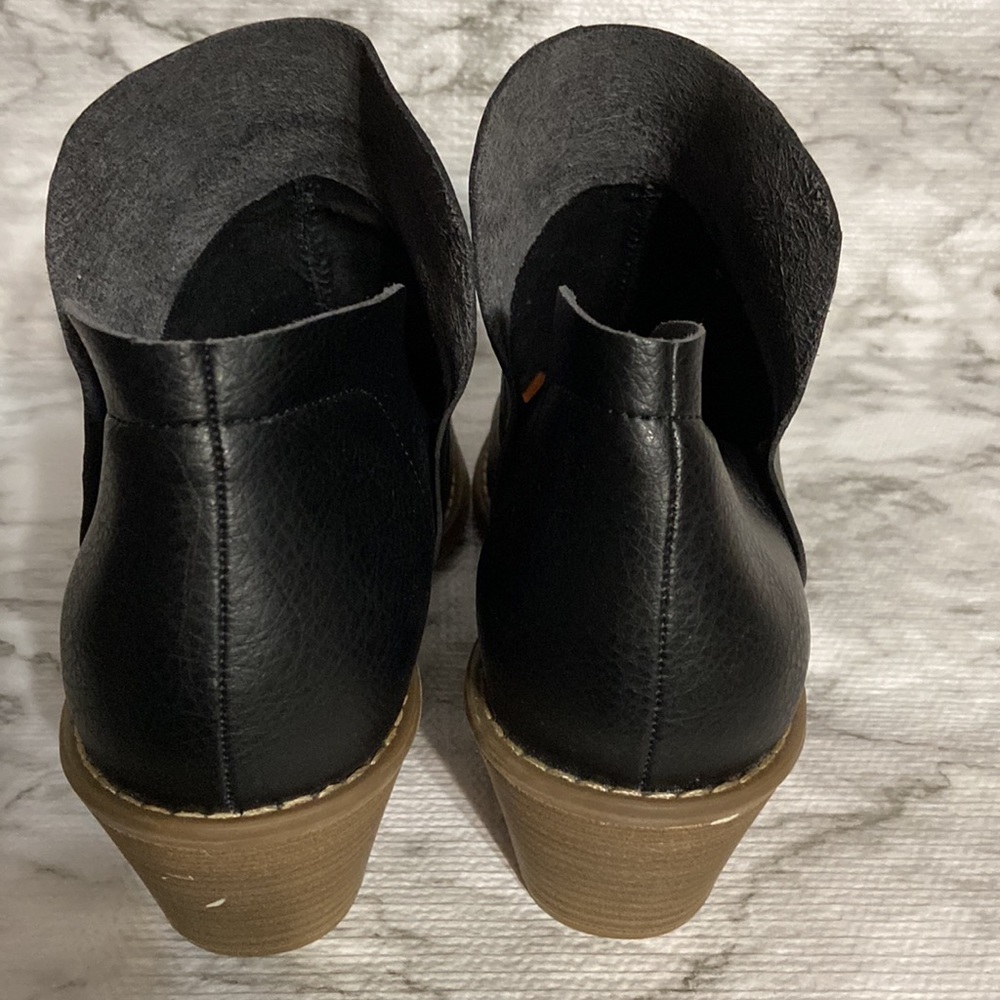Universal Thread Booties ,Size 10 - image 5